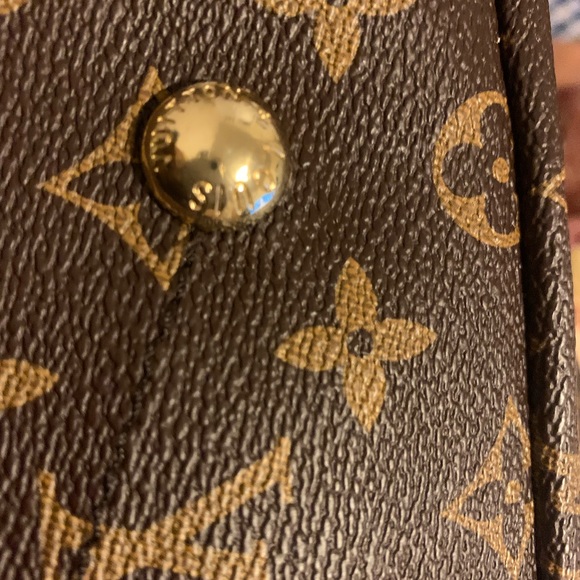 Gorgeous New LOUIS VUITTON ARTSY MM SHOULDER/HANDBAG: BROWN MONOGRAM DESIGN - Picture 2 of 8